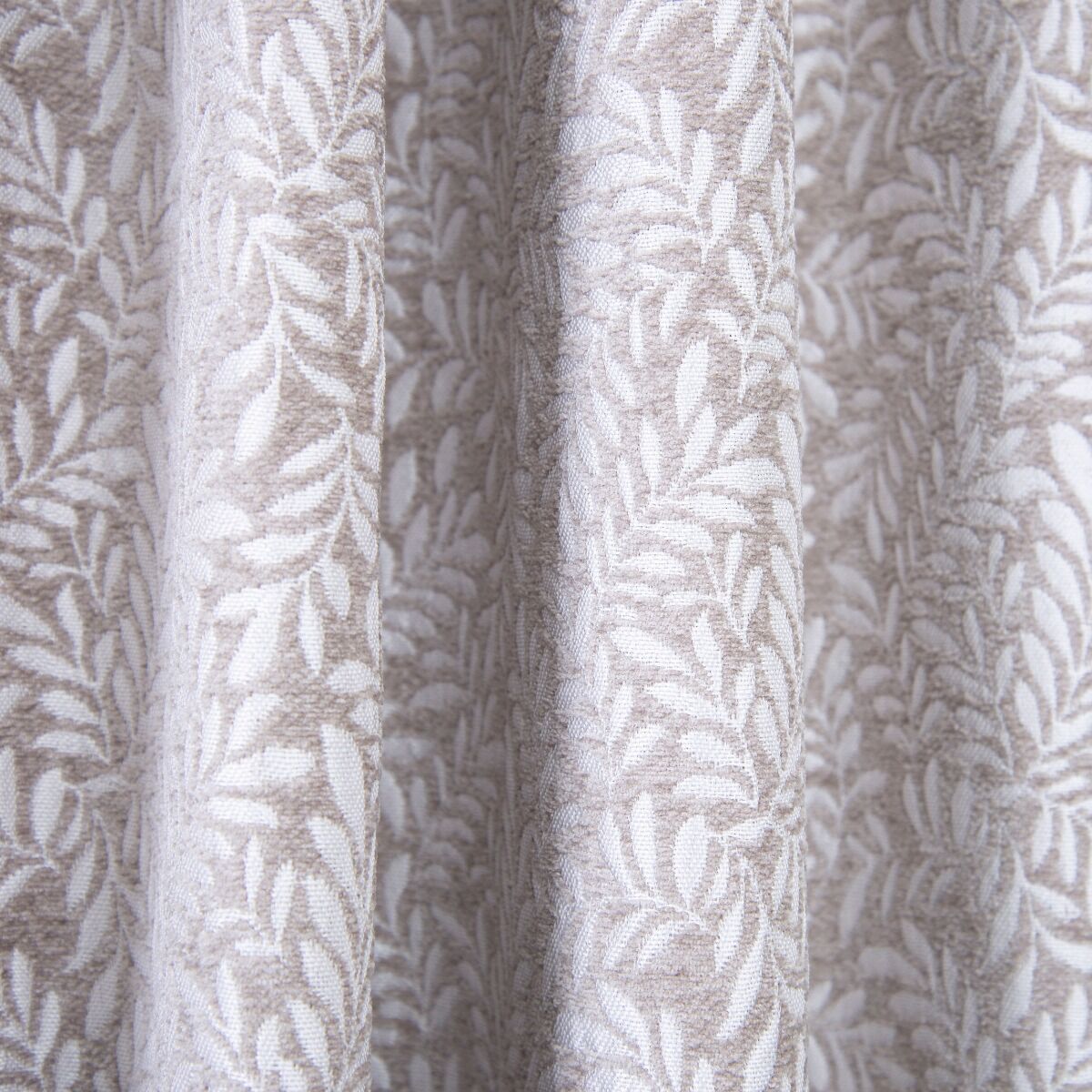 Curtain on tape 135x270cm with lining