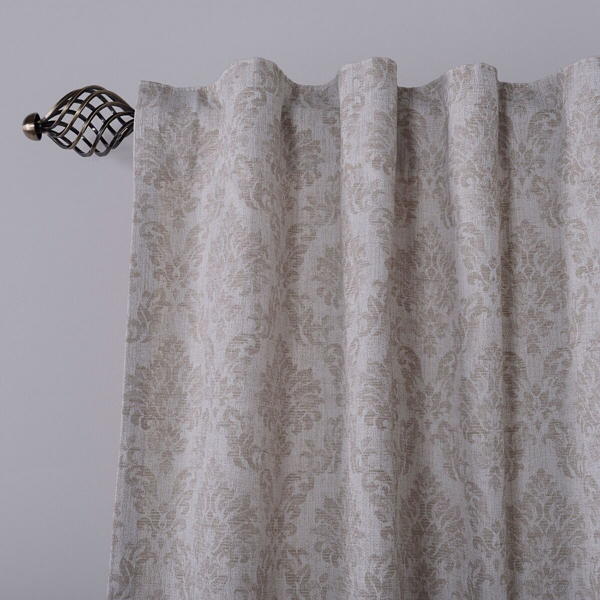 Curtain on tape 135x270cm unlined