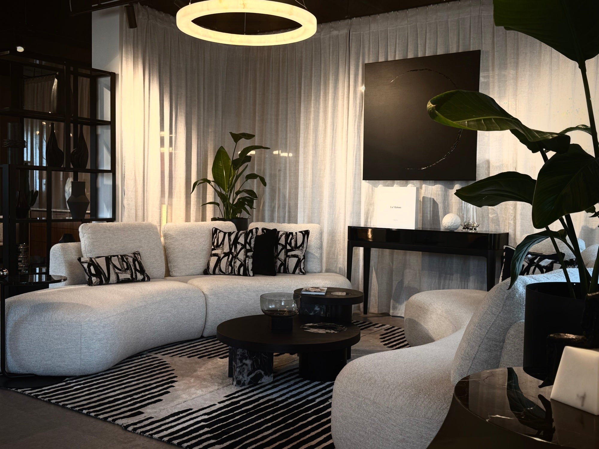 Arti White Decoration