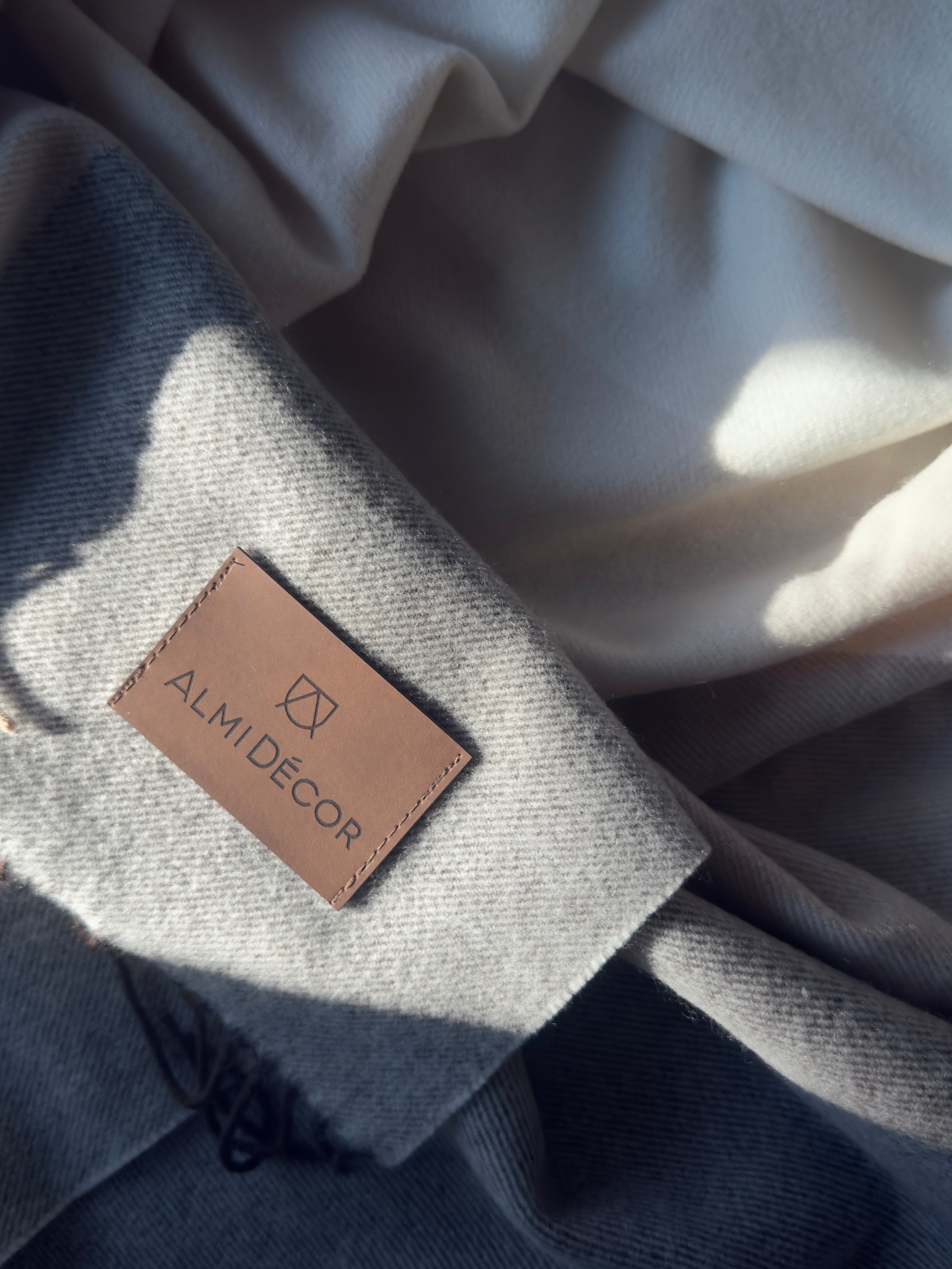 Koc z kaszmiru i wełny AlmiDécor Gray