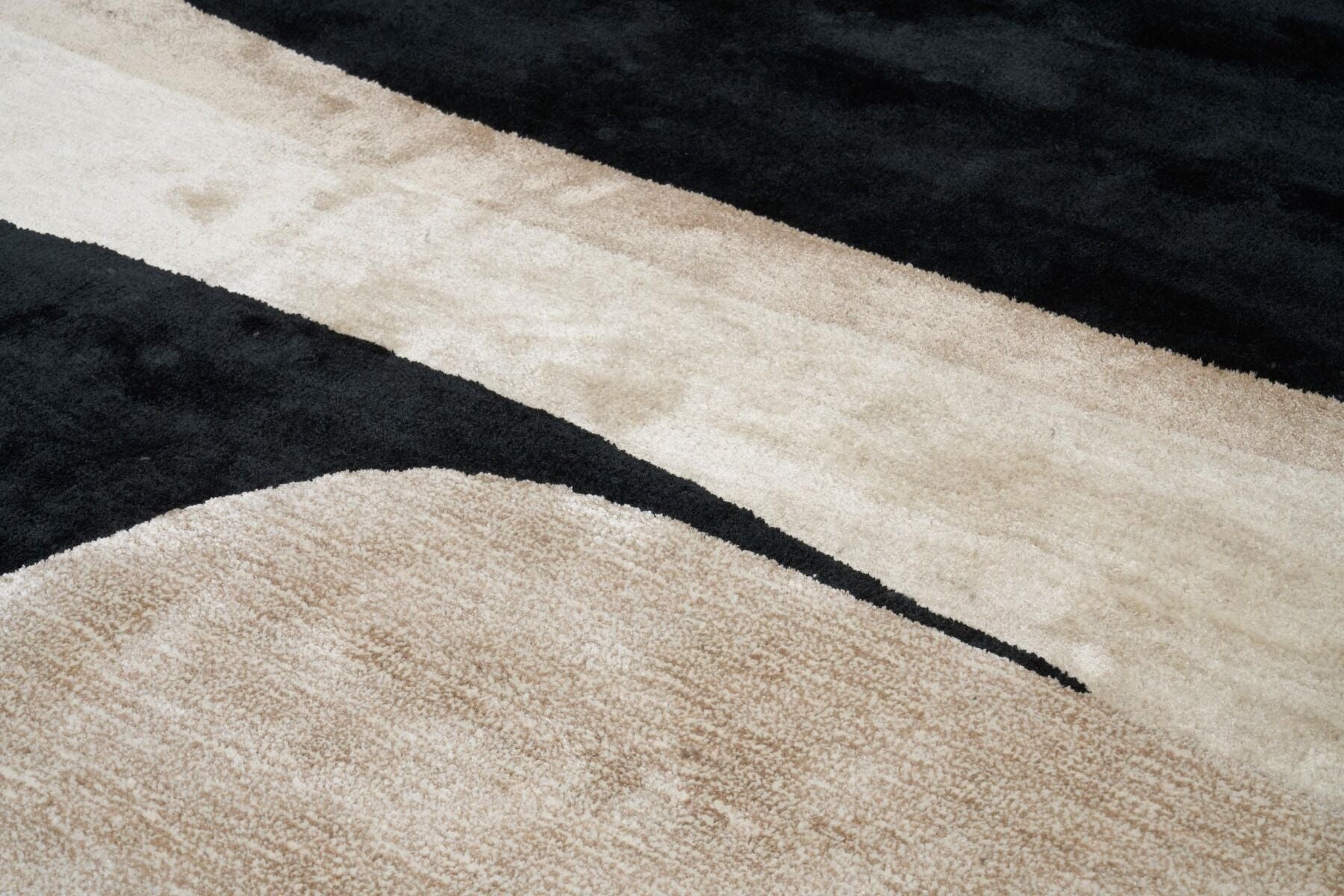 Jazz Beige Hand-Knotted Rug