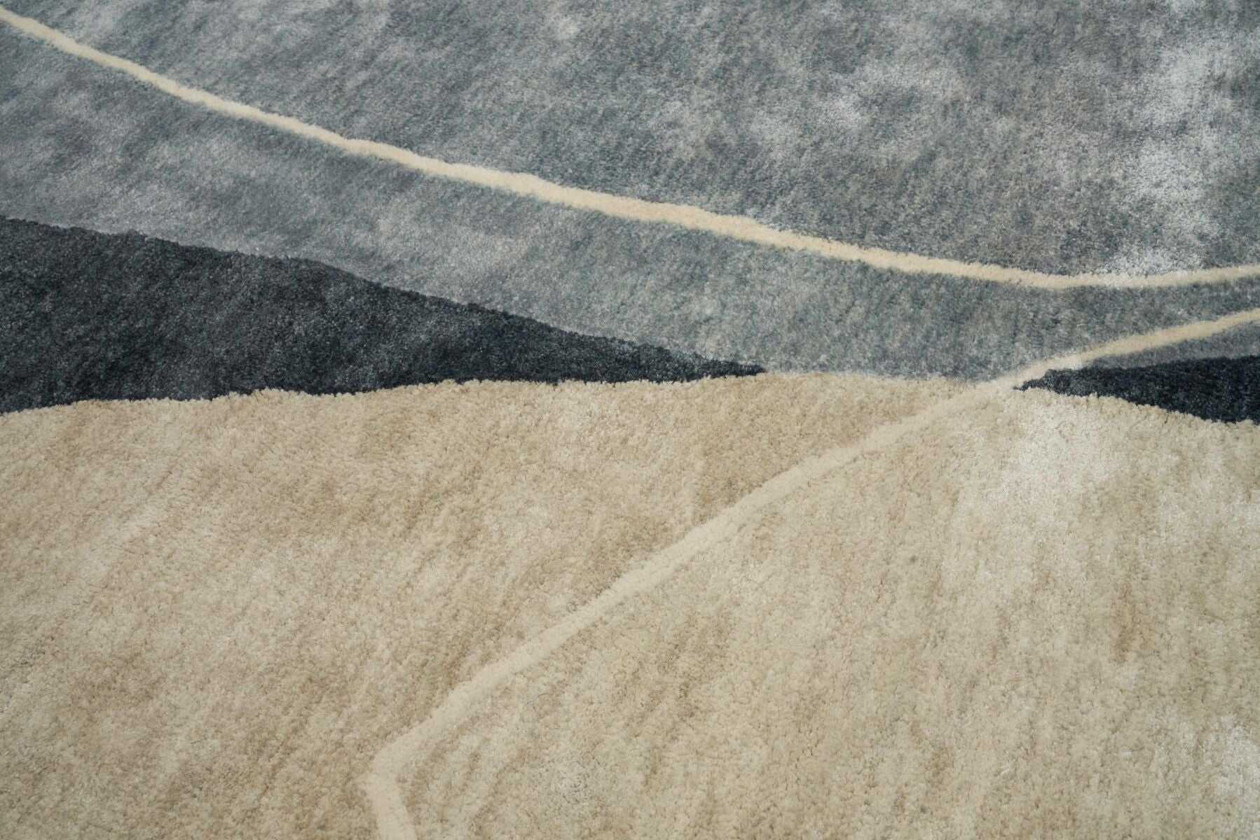 Hand-woven Glacier rug