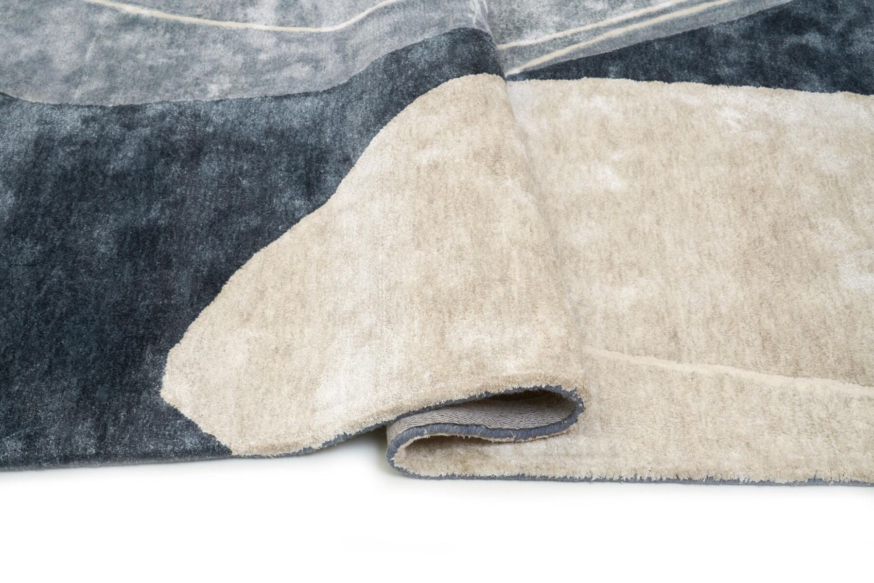 Hand-woven Glacier rug