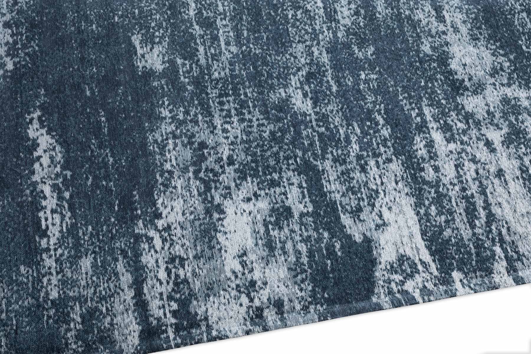 Easy-clean marine carpet, Flare