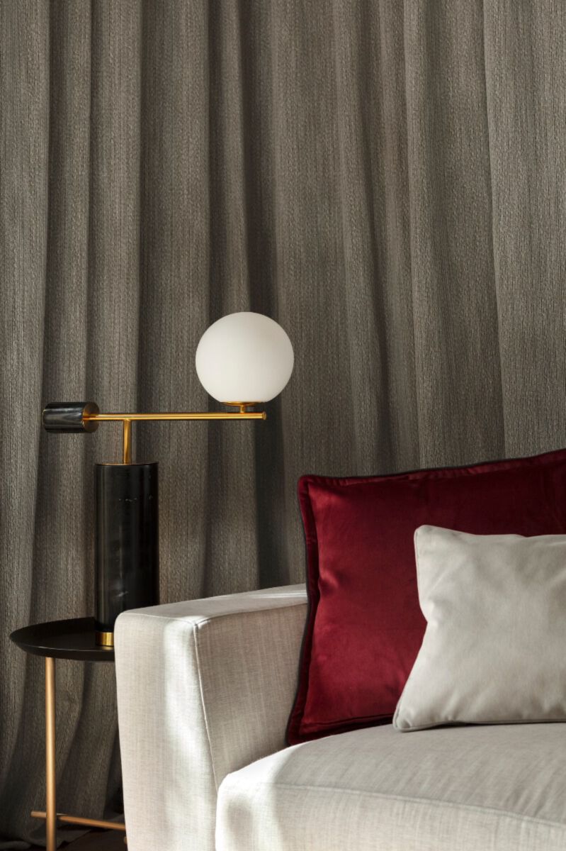 Notre table lamp