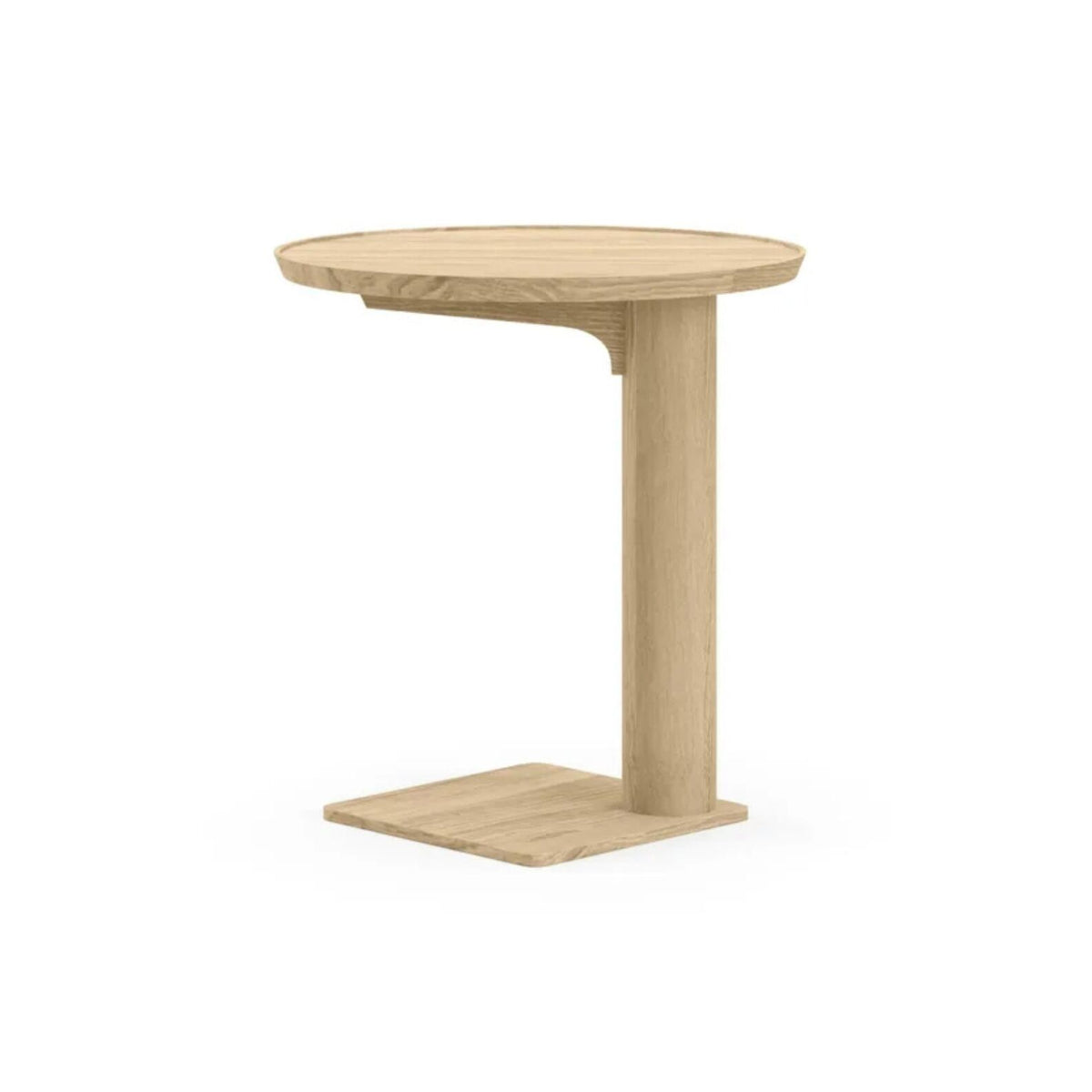 Stolik pomocniczy Lyora z drewna tekowego na białym tle