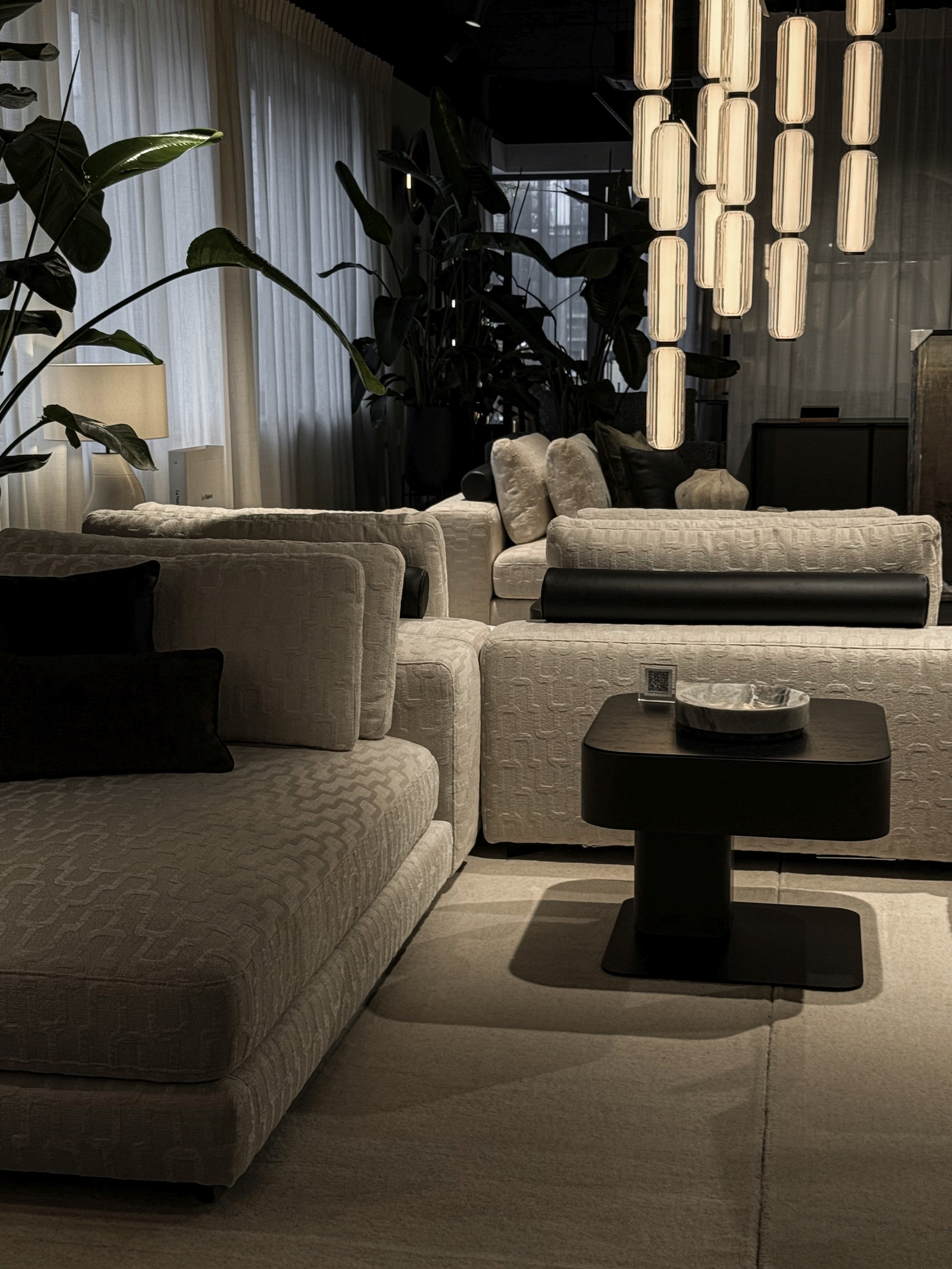 Stolik pomocniczy Nova