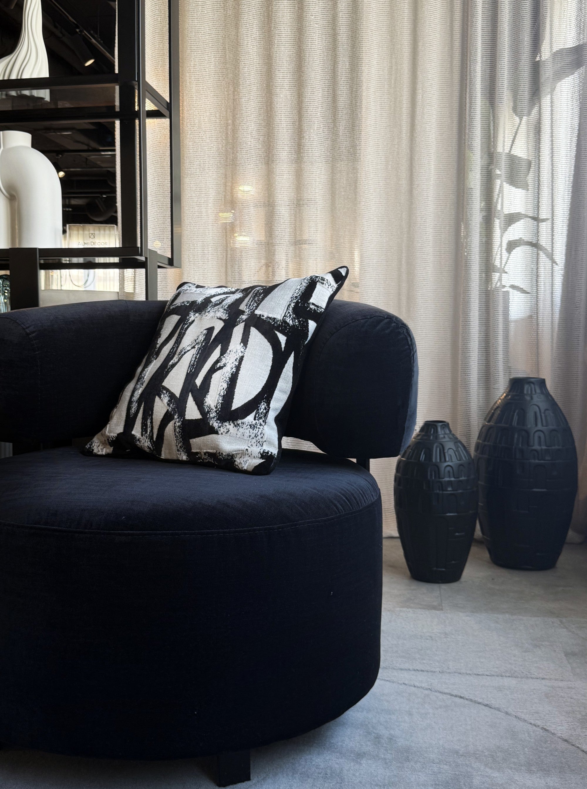 Poduszka Trocadero Black 45 x 45
