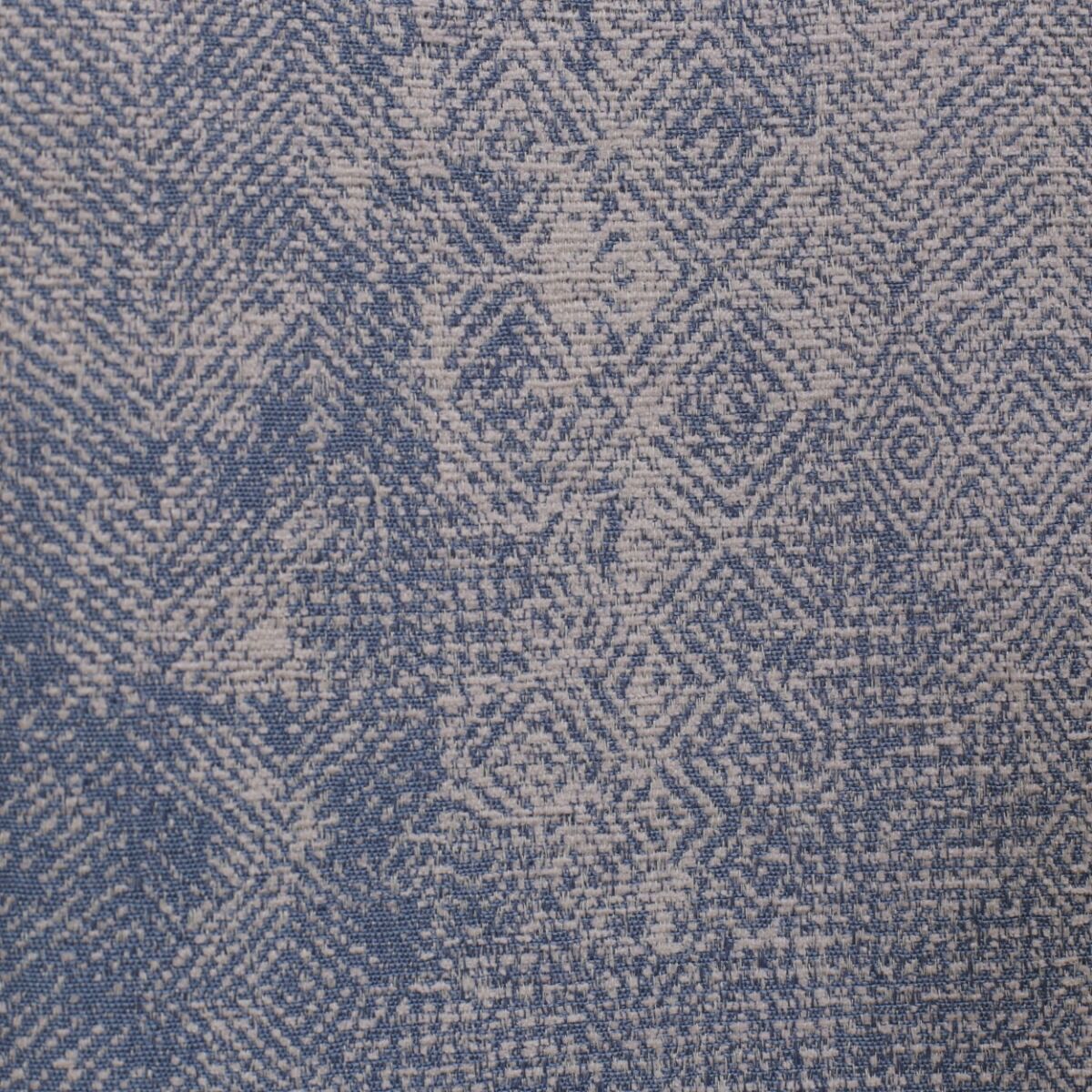 Curtain on a 270cm tape with a pattern referring to the vintage style