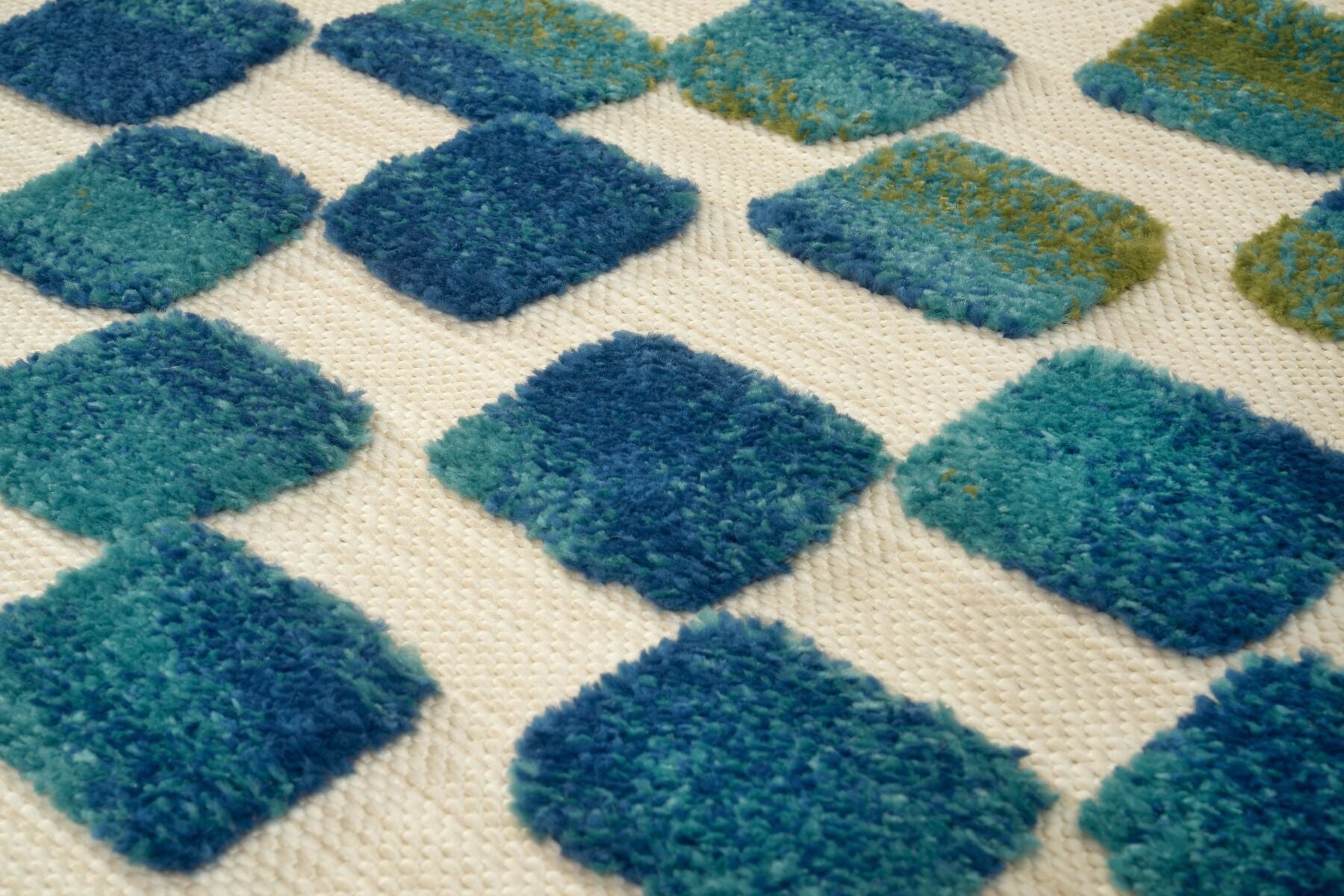 Calma outdoor carpet