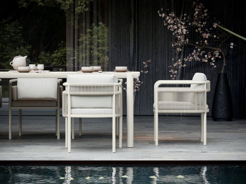 Link-bisque 8-seater dining table 