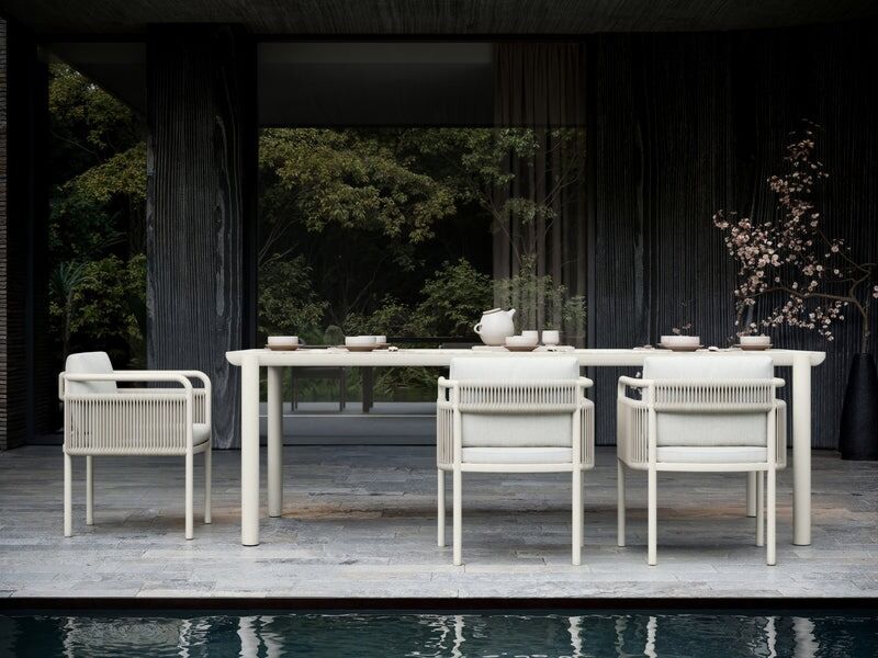 Link-bisque 8-seater dining table 