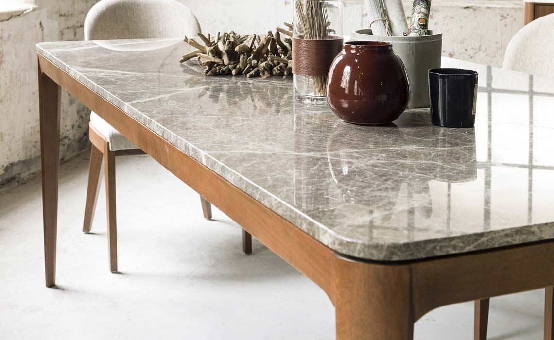FORM DINING TABLE