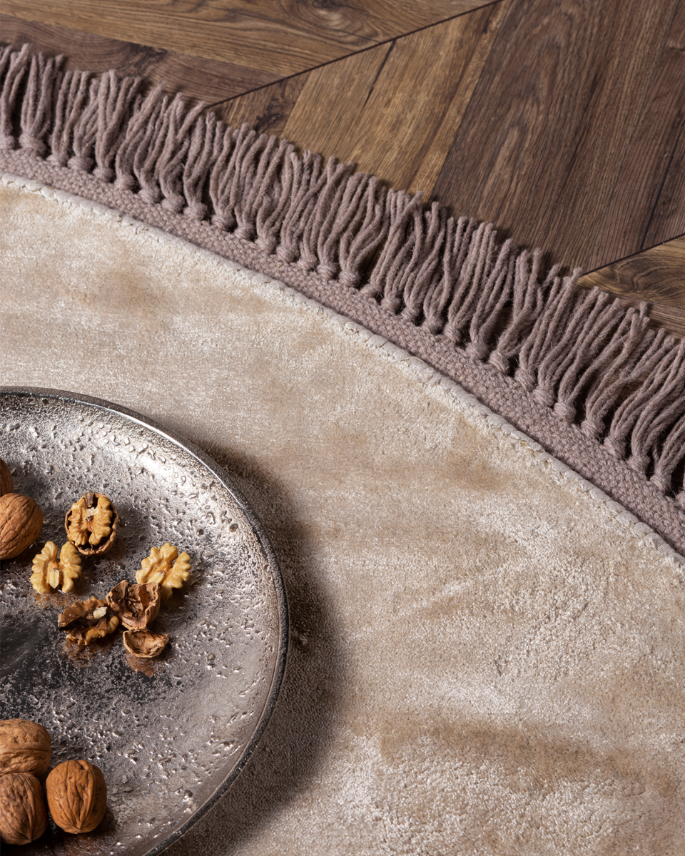 Hand-woven round rug beige modern Luna