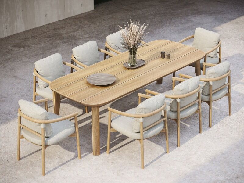 Lyora Chair 